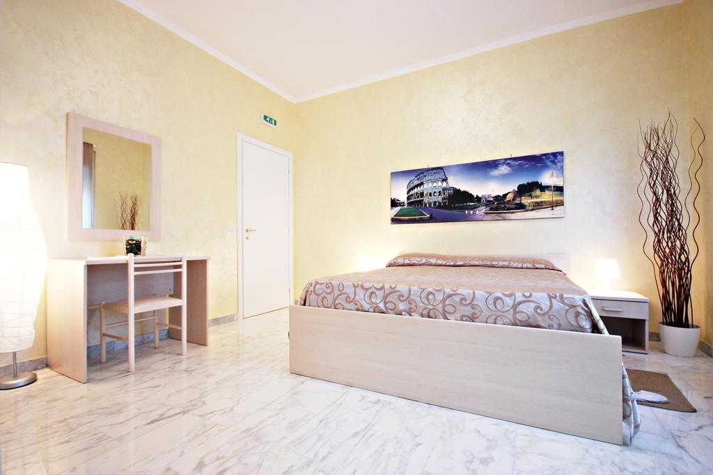 Guesthouse Holiday And Roma Phòng bức ảnh