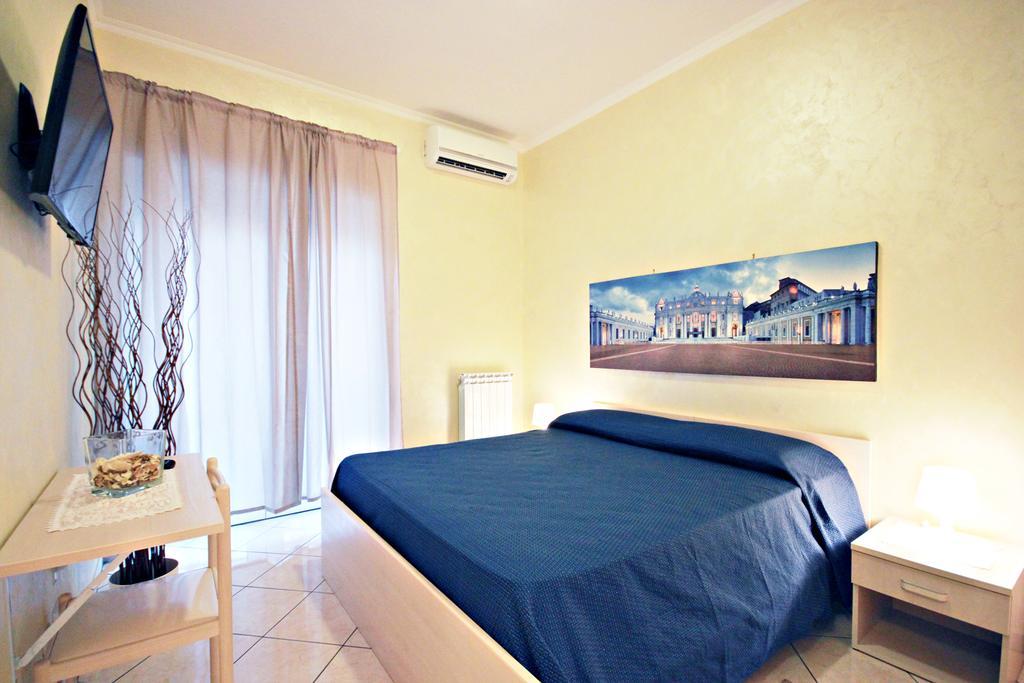 Guesthouse Holiday And Roma Ngoại thất bức ảnh